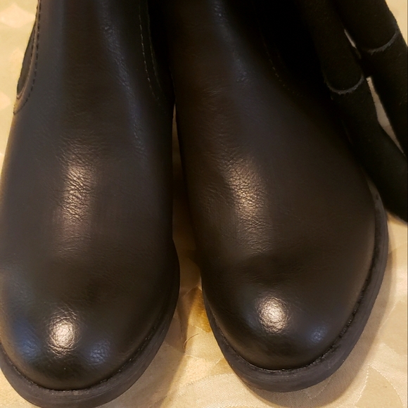 NEW LISTING!!!! - Picture 2 of 5